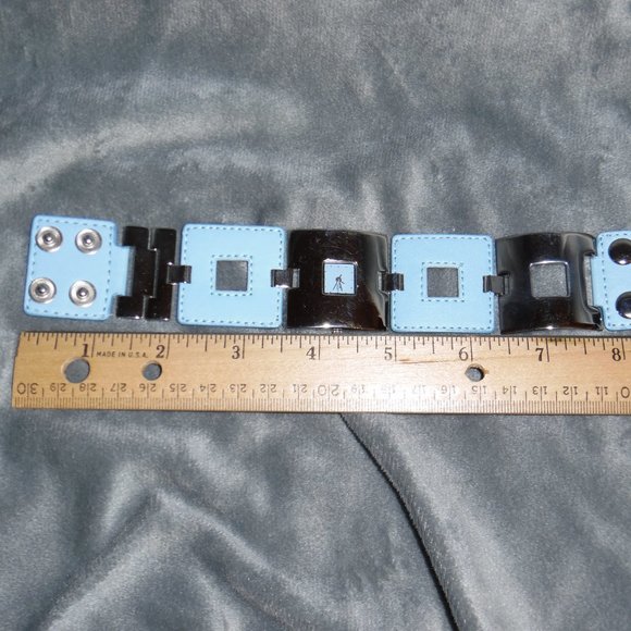 Louis Arden Squared Watch - Picture 6 of 6